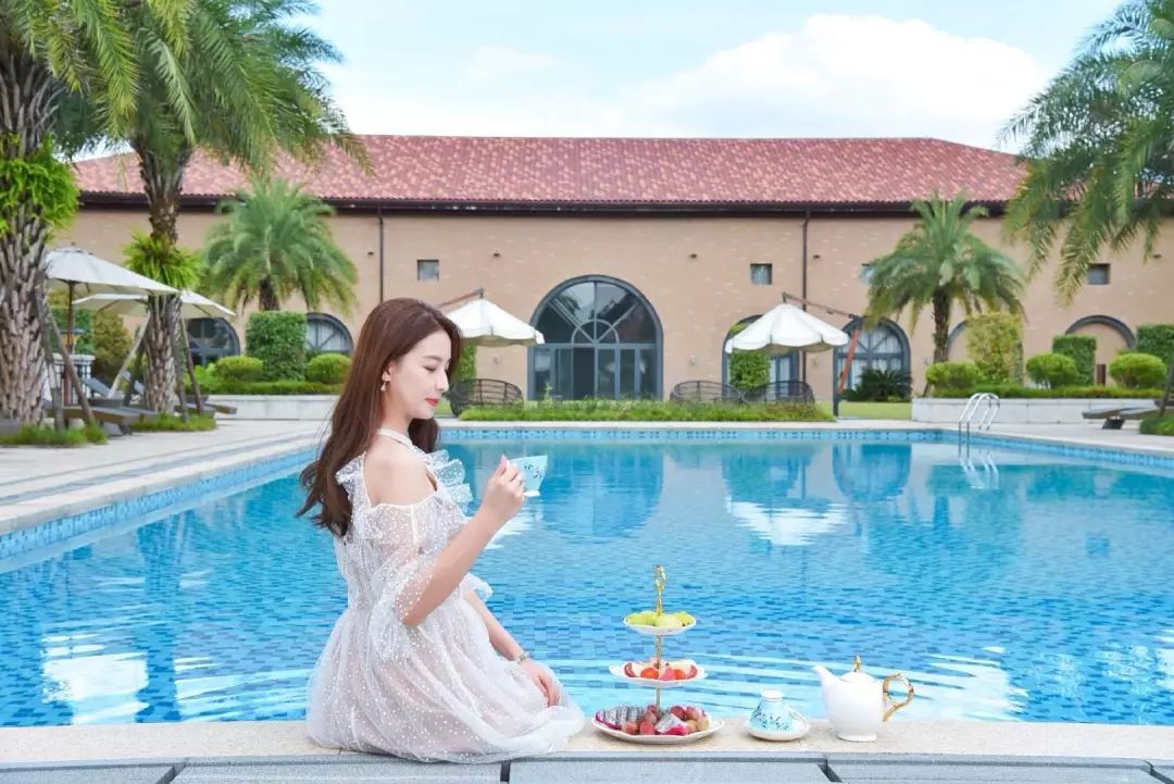 詩意青蓮·花樣年華｜青蓮·歐洲院子旗袍展演活動(dòng)3月8日正式開啟，快來享受屬于你的美麗時(shí)刻吧！